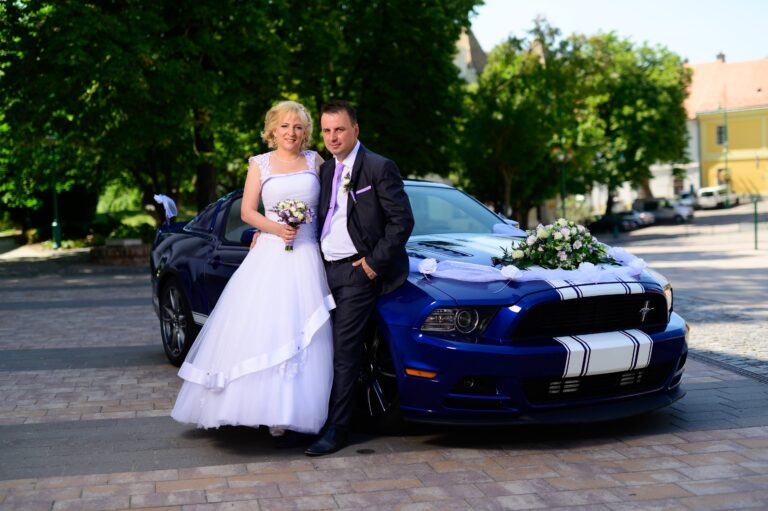 Mustang Menyasszonyi Autó